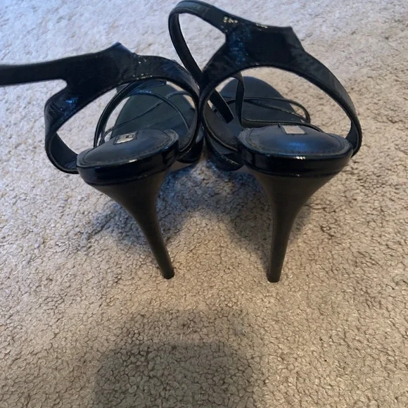 Elegant Black Strappy Heels - Picture 2 of 6